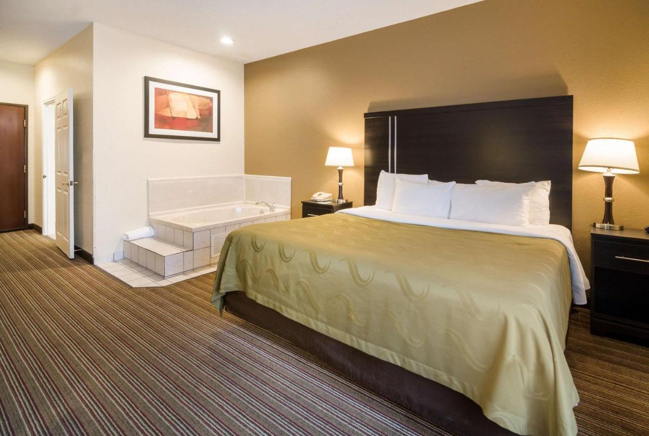 Quality Inn & Suites - Granbury Extérieur photo