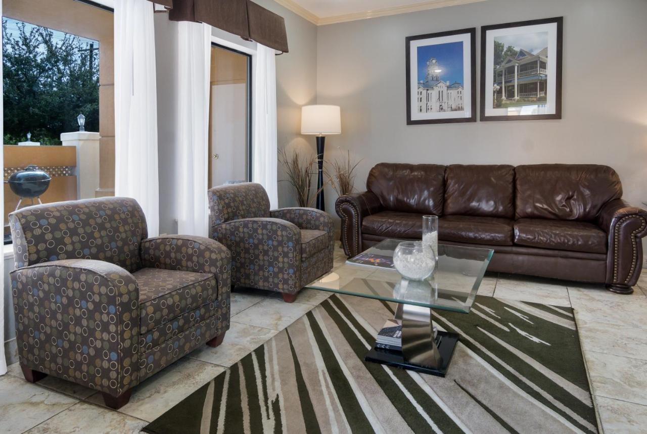Quality Inn & Suites - Granbury Extérieur photo
