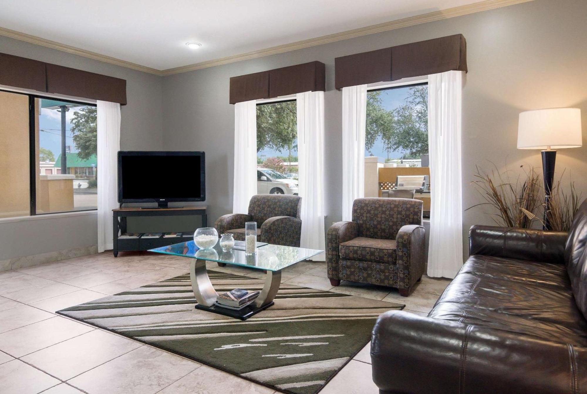 Quality Inn & Suites - Granbury Extérieur photo