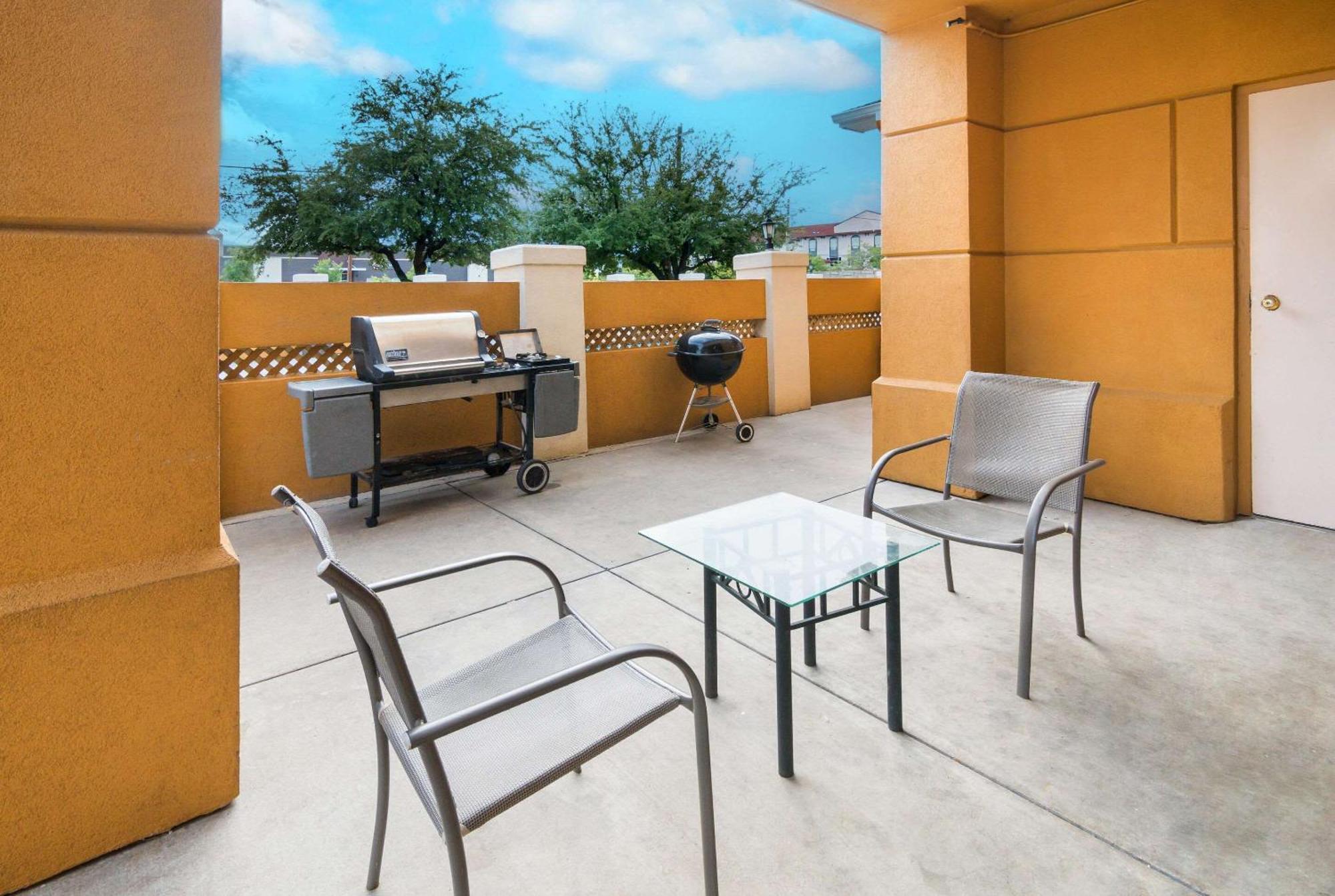 Quality Inn & Suites - Granbury Extérieur photo